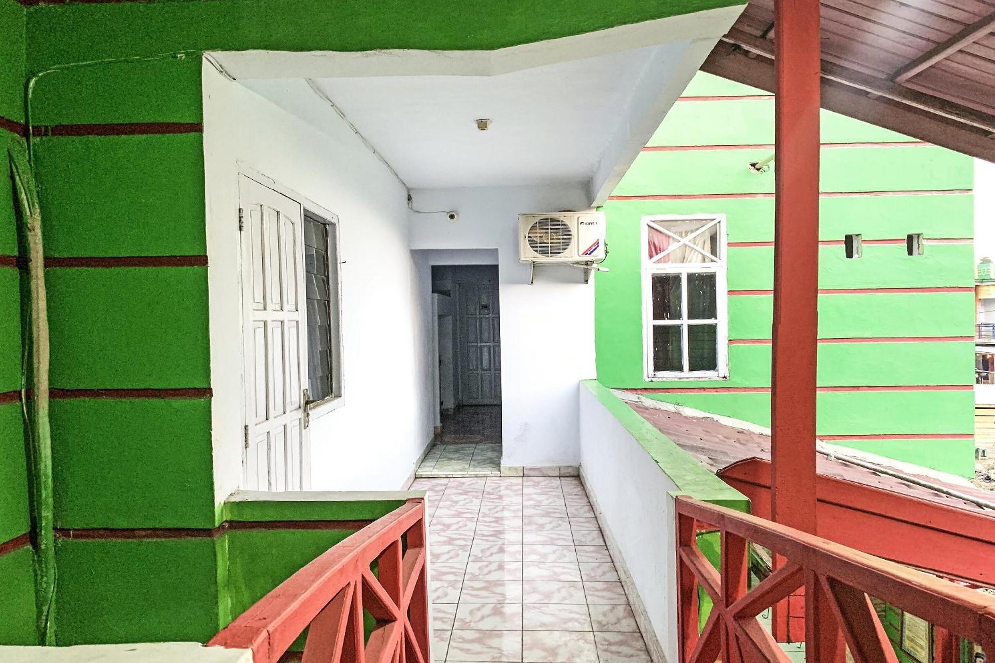Oyo 91757 Surya Hotelneartaman Anggrek Pkk Watansoppeng Lalabata Dış mekan fotoğraf