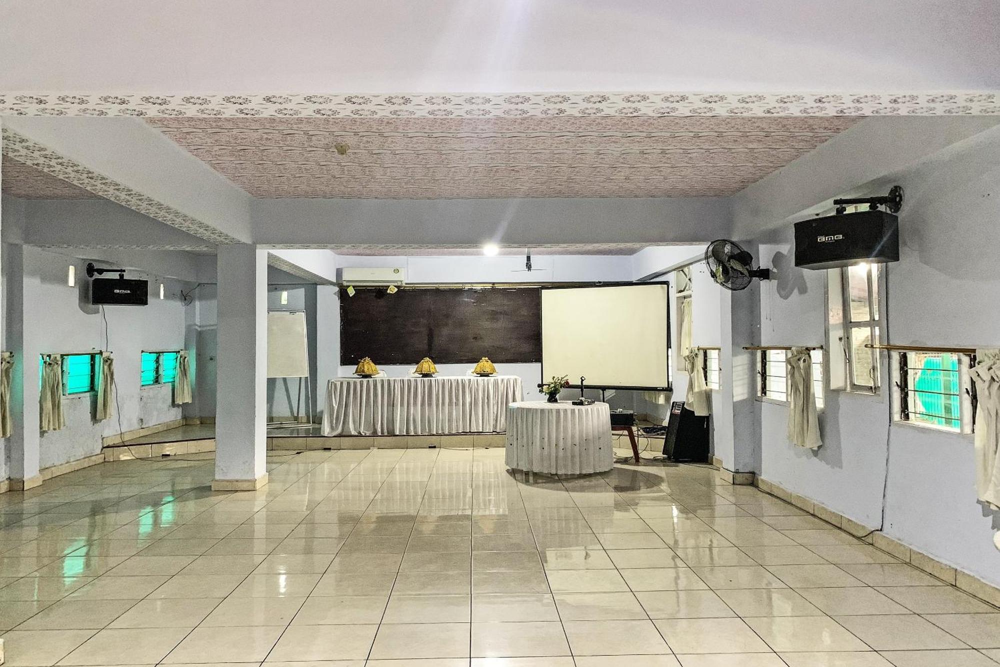 Oyo 91757 Surya Hotelneartaman Anggrek Pkk Watansoppeng Lalabata Dış mekan fotoğraf