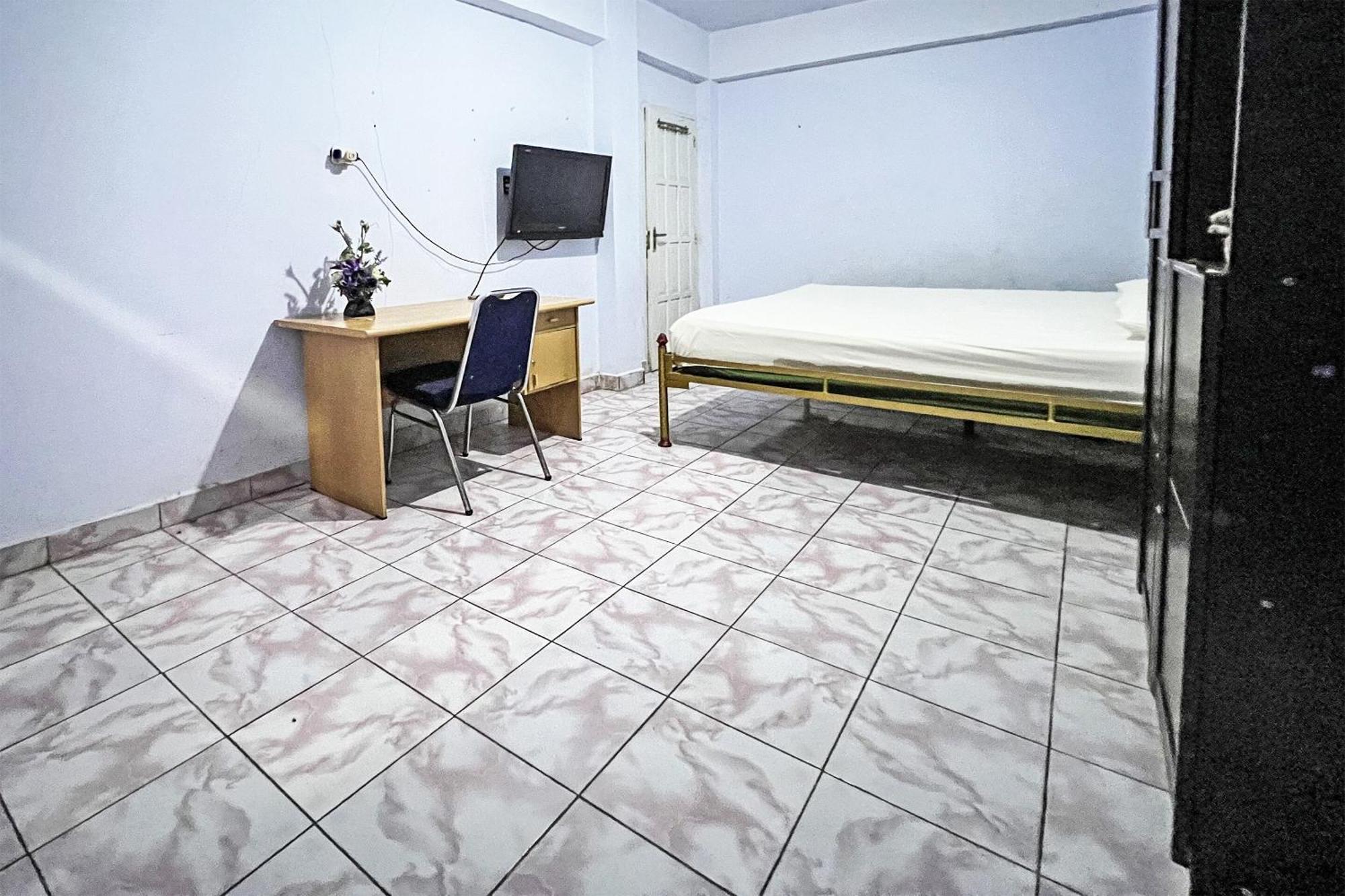 Oyo 91757 Surya Hotelneartaman Anggrek Pkk Watansoppeng Lalabata Dış mekan fotoğraf