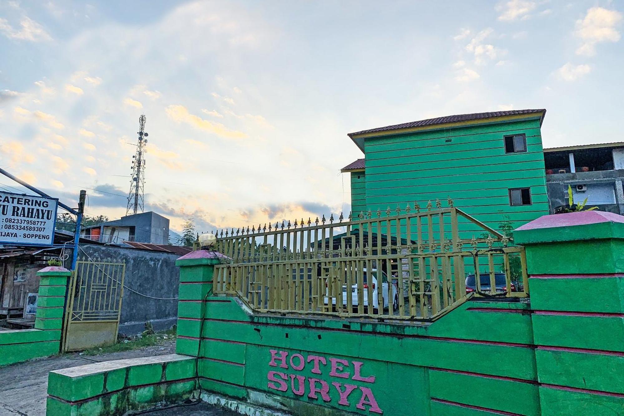 Oyo 91757 Surya Hotelneartaman Anggrek Pkk Watansoppeng Lalabata Dış mekan fotoğraf